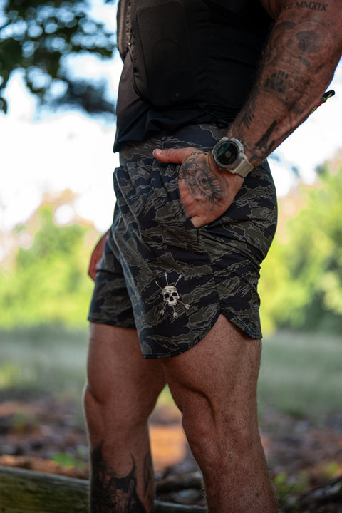 MEN'S | HYBRID SHORT : DEEP FOREST