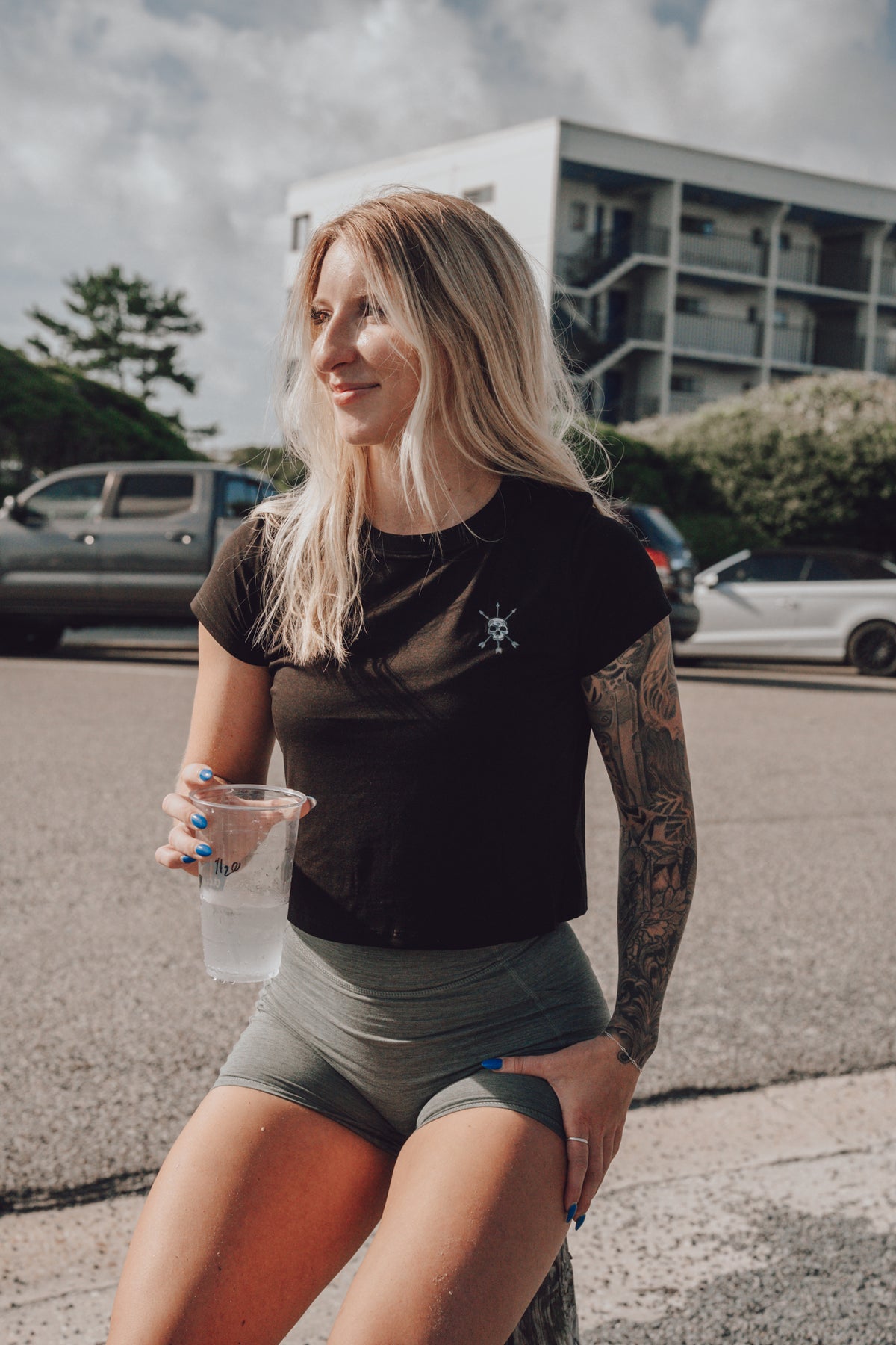 ENCORE CROP TEE in BLACK