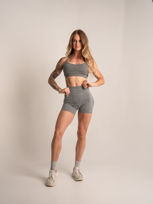 WOMEN'S | DEBUT 4-INCH SHORT : GRAY
