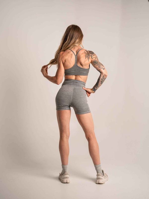 WOMEN'S | DEBUT 4-INCH SHORT : GRAY