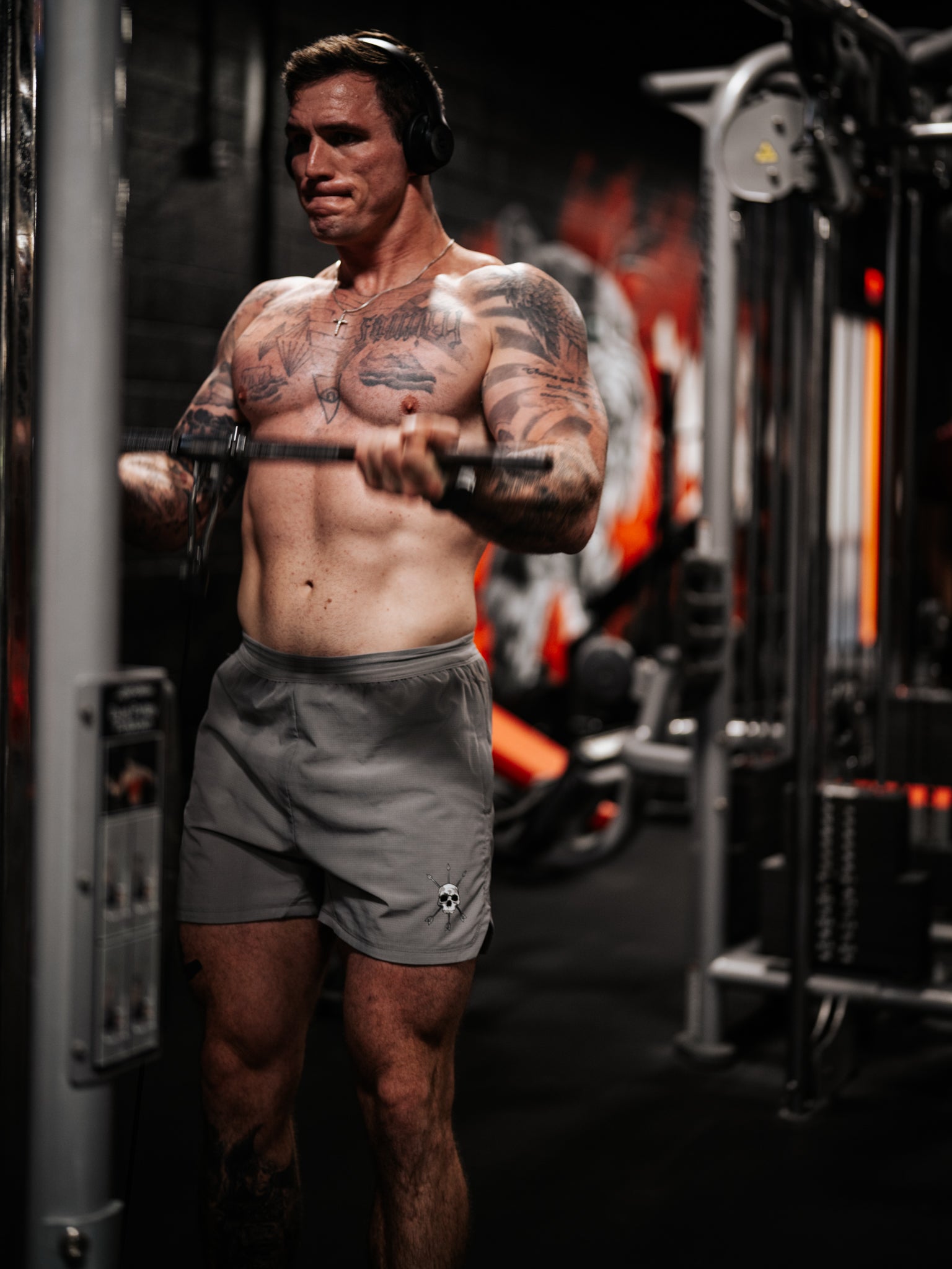 HybriFlex Short in Grey on the cable machine