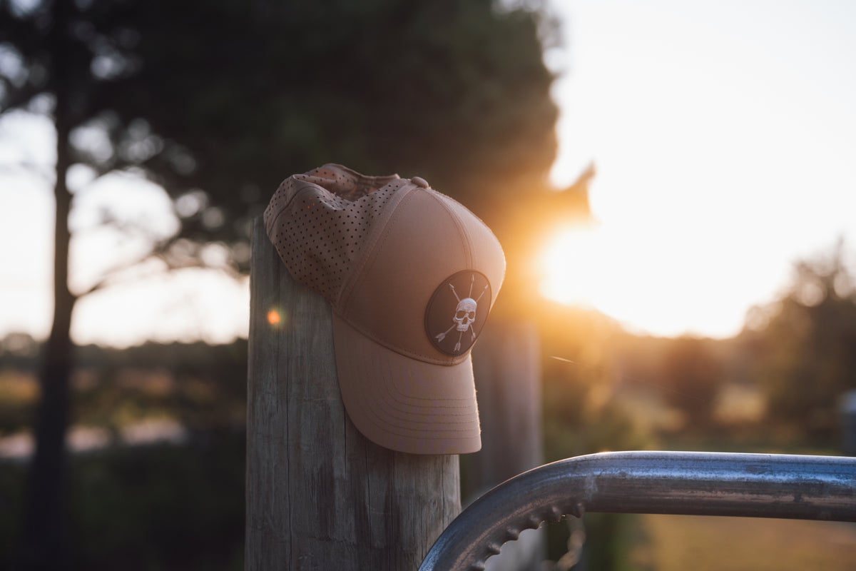 VARSITY CAP : LATTE