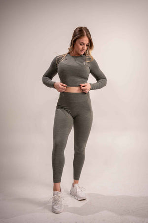 WOMEN'S | DEBUT CROP LONG SLEEVE : IVY - Alpha Country Training + Nutrition