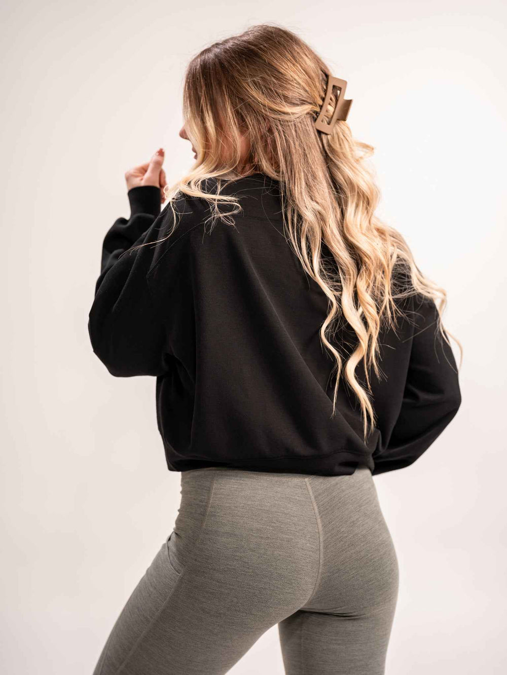 WOMEN'S |  ROUSE PULLOVER : BLACK