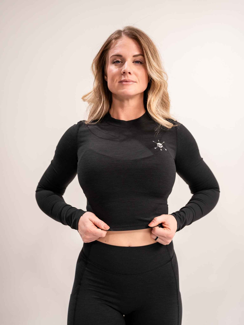 WOMEN'S | DEBUT CROP LONG SLEEVE : BLACK