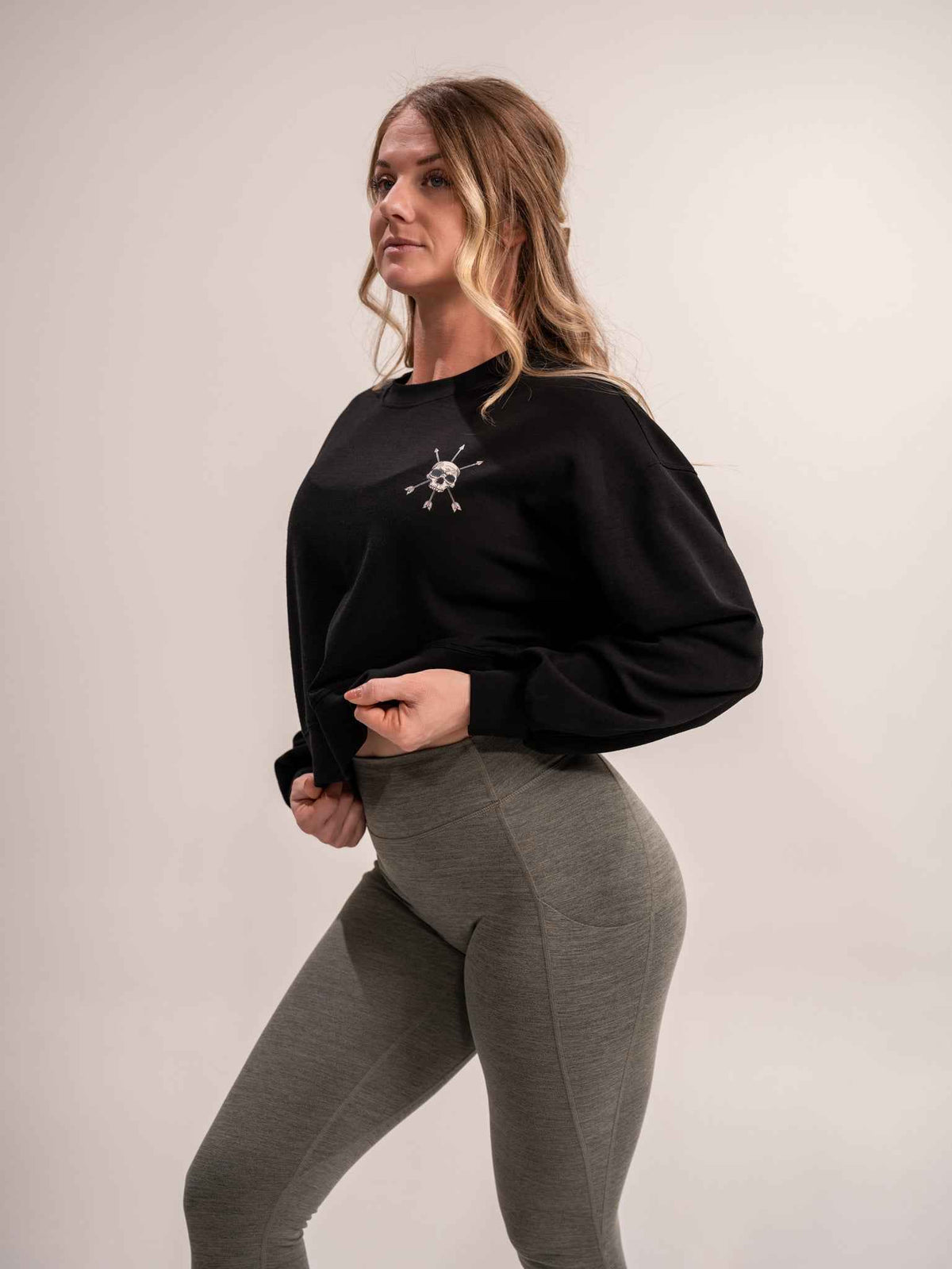WOMEN'S |  ROUSE PULLOVER : BLACK